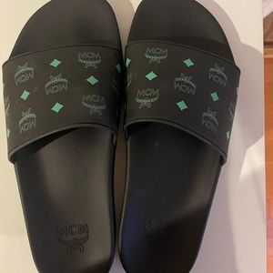 MCM Men’s Monogram Rubber Slides Size 41 (8)